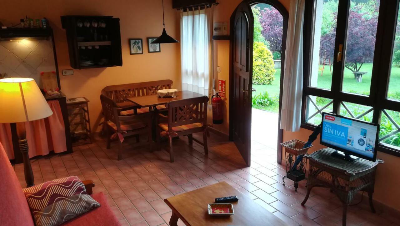 Apartamentos El Cueto Oviñana Buitenkant foto